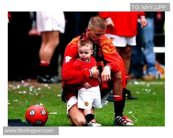 感动人心的足球明星背后的故事与奉献精神