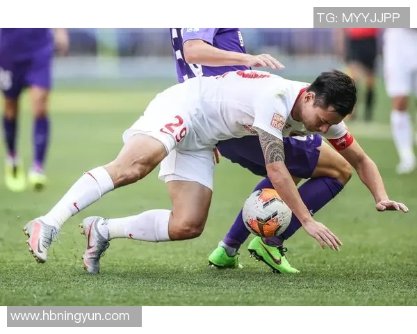 足球焦点：深圳足球队的技术探讨